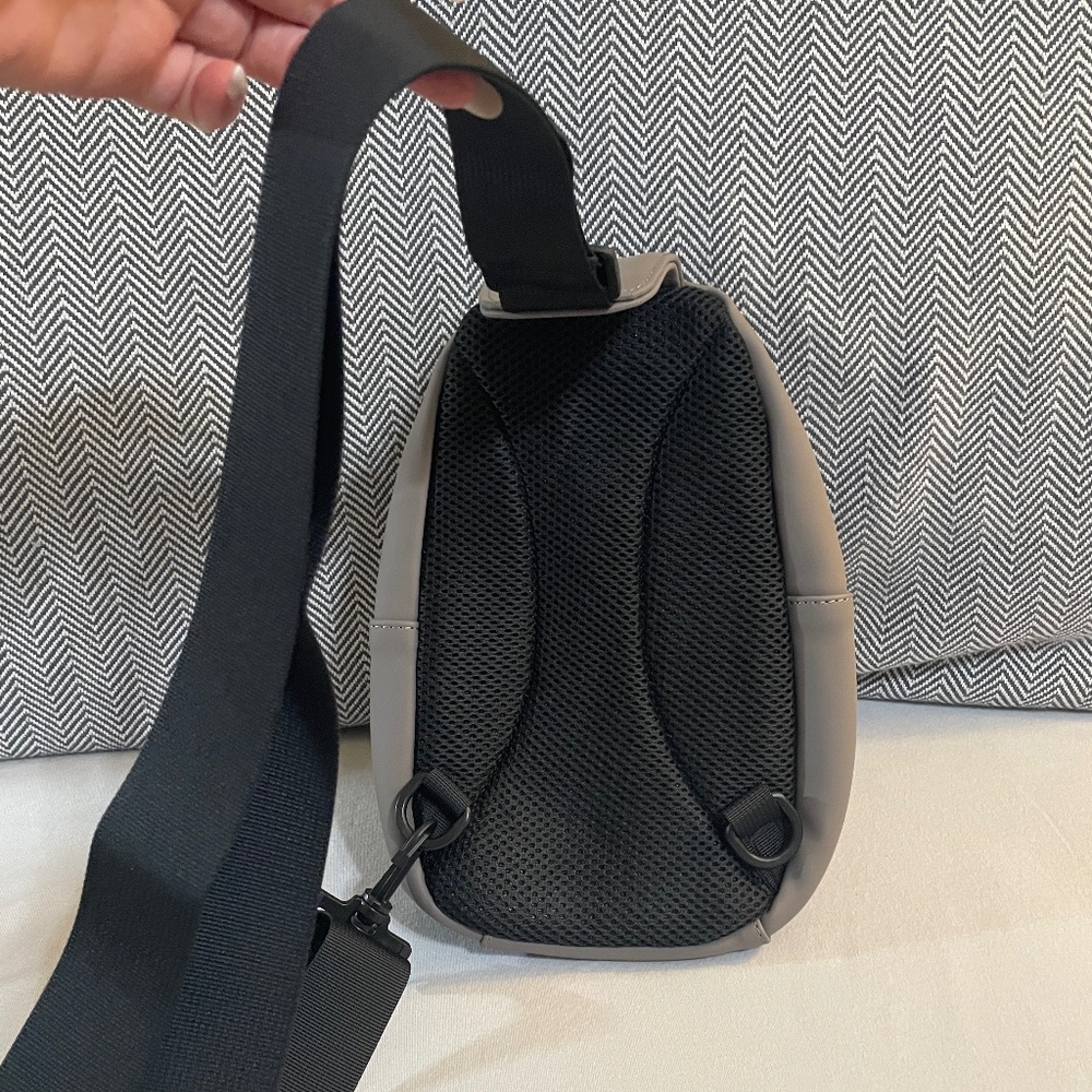 NWT DUCHAMP Versatile Unisex Rubberized Utility Sling Bag - Color: Taupe/Gray - Picture 6 of 14